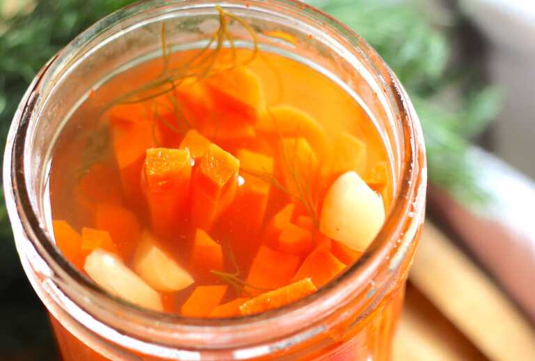Quick Pickle Carrots