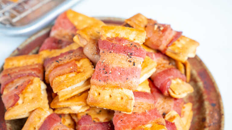 Cream Cheese Bacon Crackers