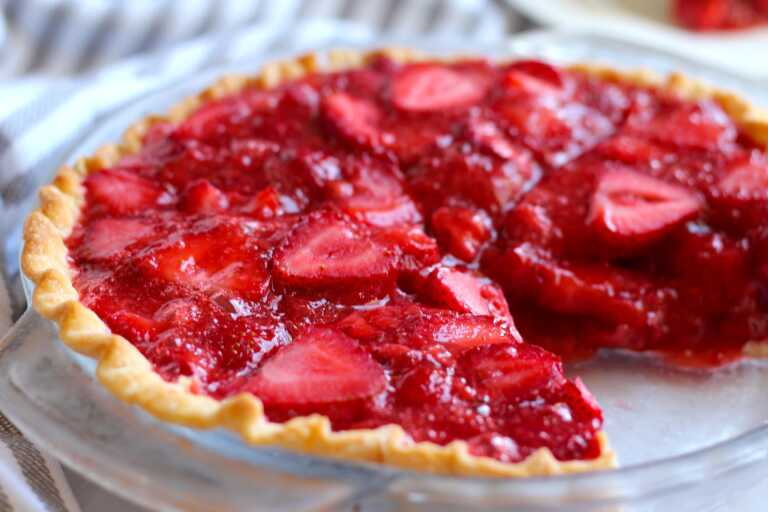 Old-Fashioned Strawberry Pie
