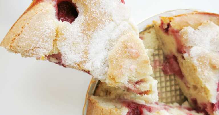 French Strawberry Cake