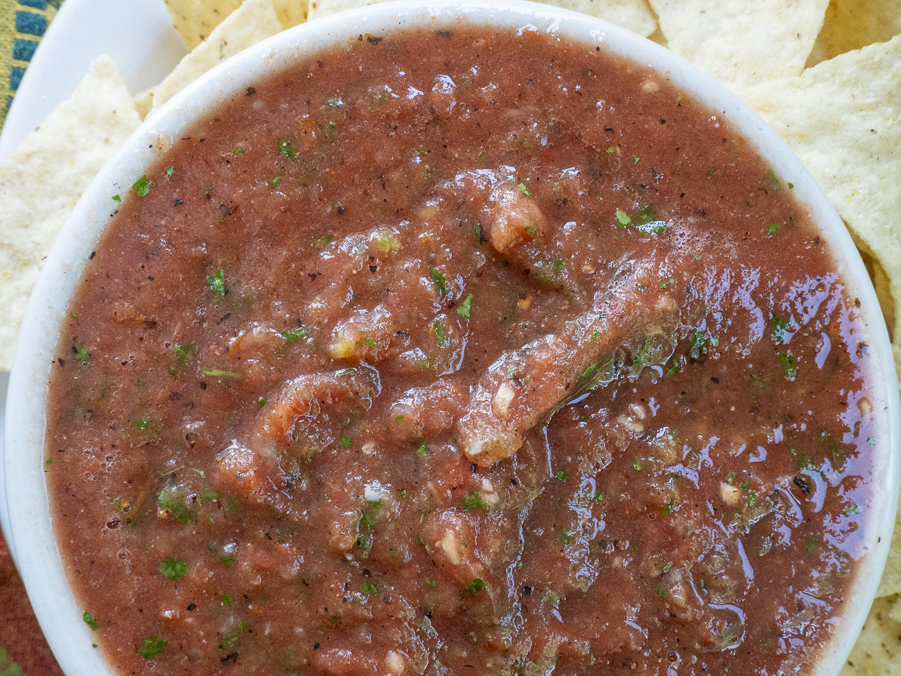 Easy Salsa Recipe {blender salsa}