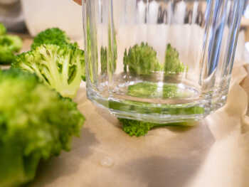 Parmesan Smashed Broccoli | 12 Tomatoes