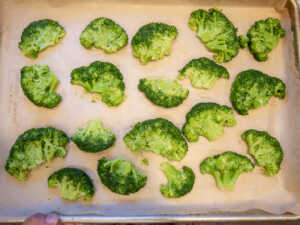 Parmesan Smashed Broccoli | 12 Tomatoes