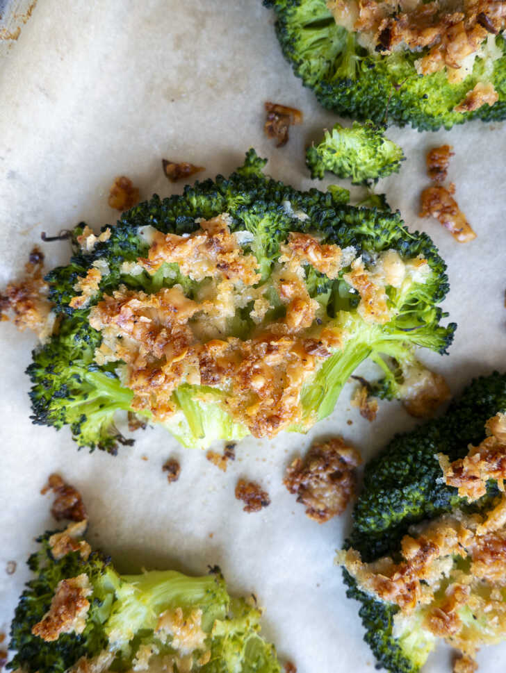 Parmesan Smashed Broccoli | 12 Tomatoes