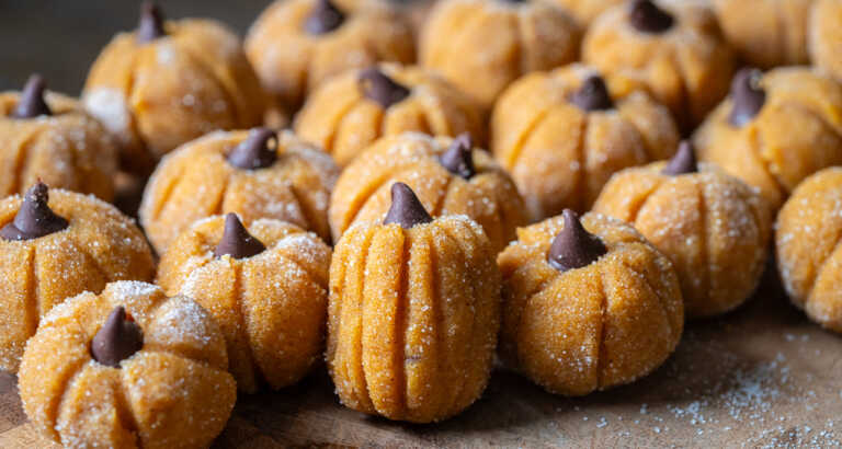 Pumpkin Pie Cheesecake Truffles