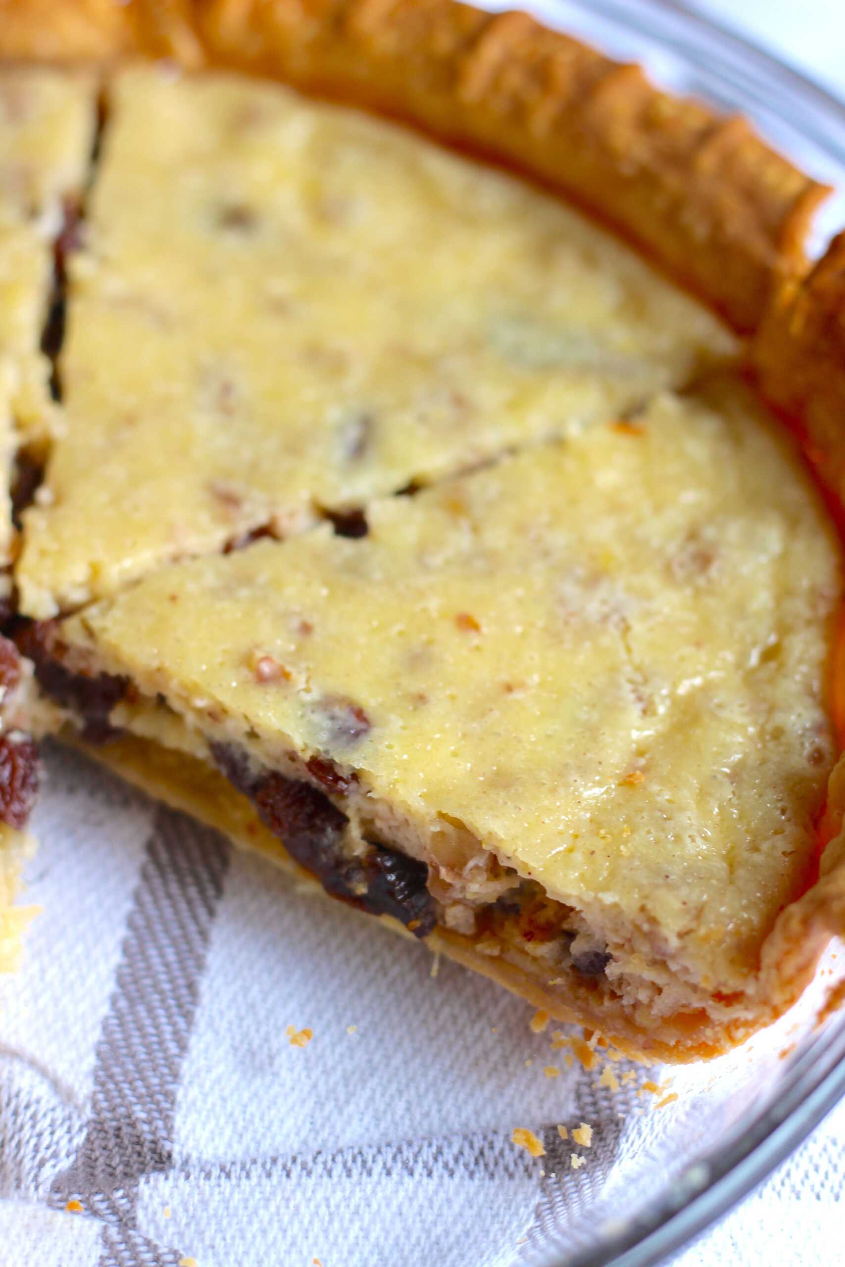 Sour Cream Raisin Pie 4-min