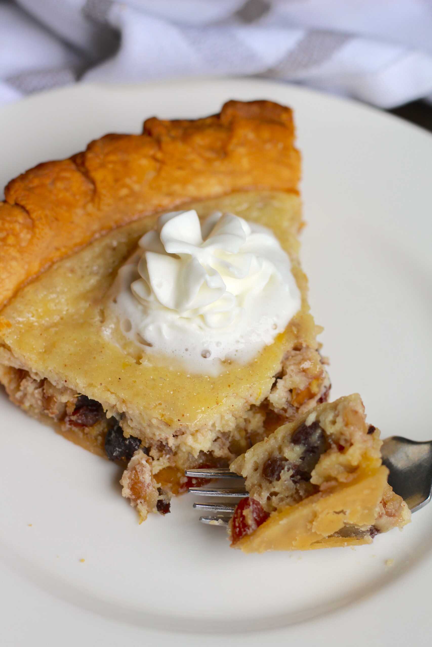 Sour Cream Raisin Pie 10-min
