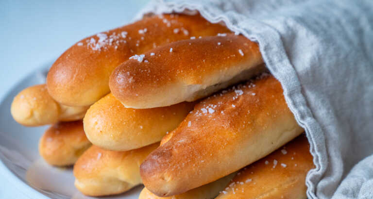 Copycat Olive Garden Breadsticks