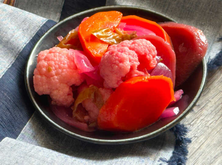 Escabeche (Spicy Pickled Vegetables) 12 Tomatoes