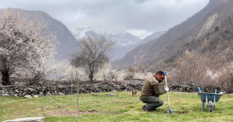 Cottagecore 2.0 — Cooking Traditionally In Scenic Nature Will Have Your Mouth Watering