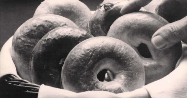 From Fat Free Trend To Indulgent Mainstay — The Bagel Boom And Bust Of The 1990s