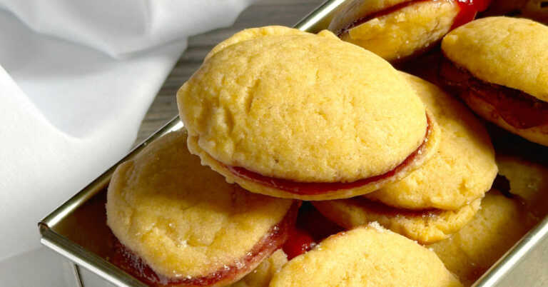 Finnish Teaspoon Cookies (Lusikkaleivät)