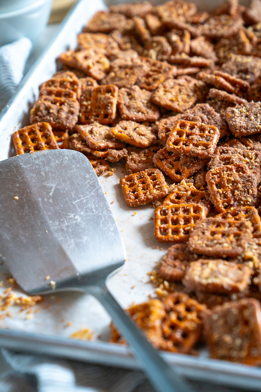 Butter Toffee Pretzels Vertical 19