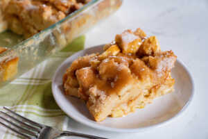 Apple Pie Bread Pudding Hori-05