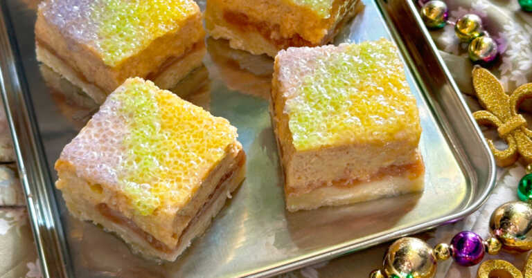 King Cake Cheesecake Bars