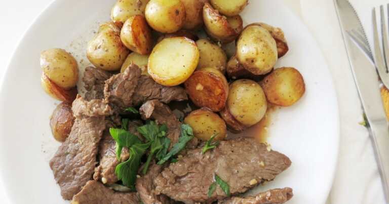 One-pan Garlic Butter Steak & Potatoes