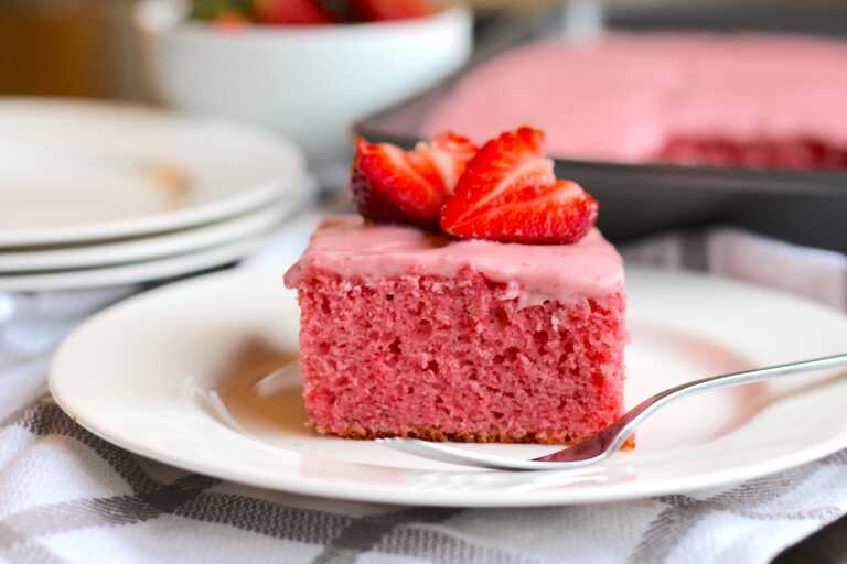 Double Strawberry Cake