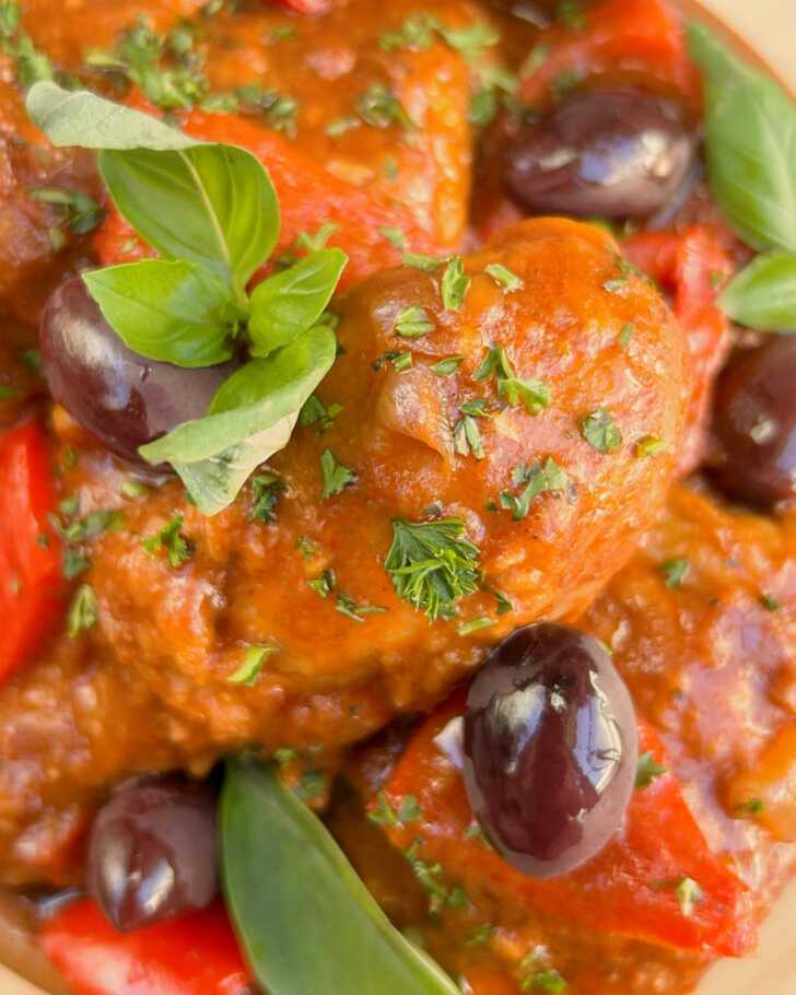 Italian Hunter’s Chicken (Chicken Cacciatore) 12 Tomatoes