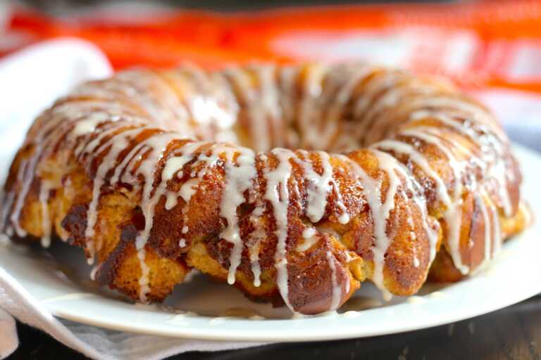 Hawaiian Roll Bundt Cake