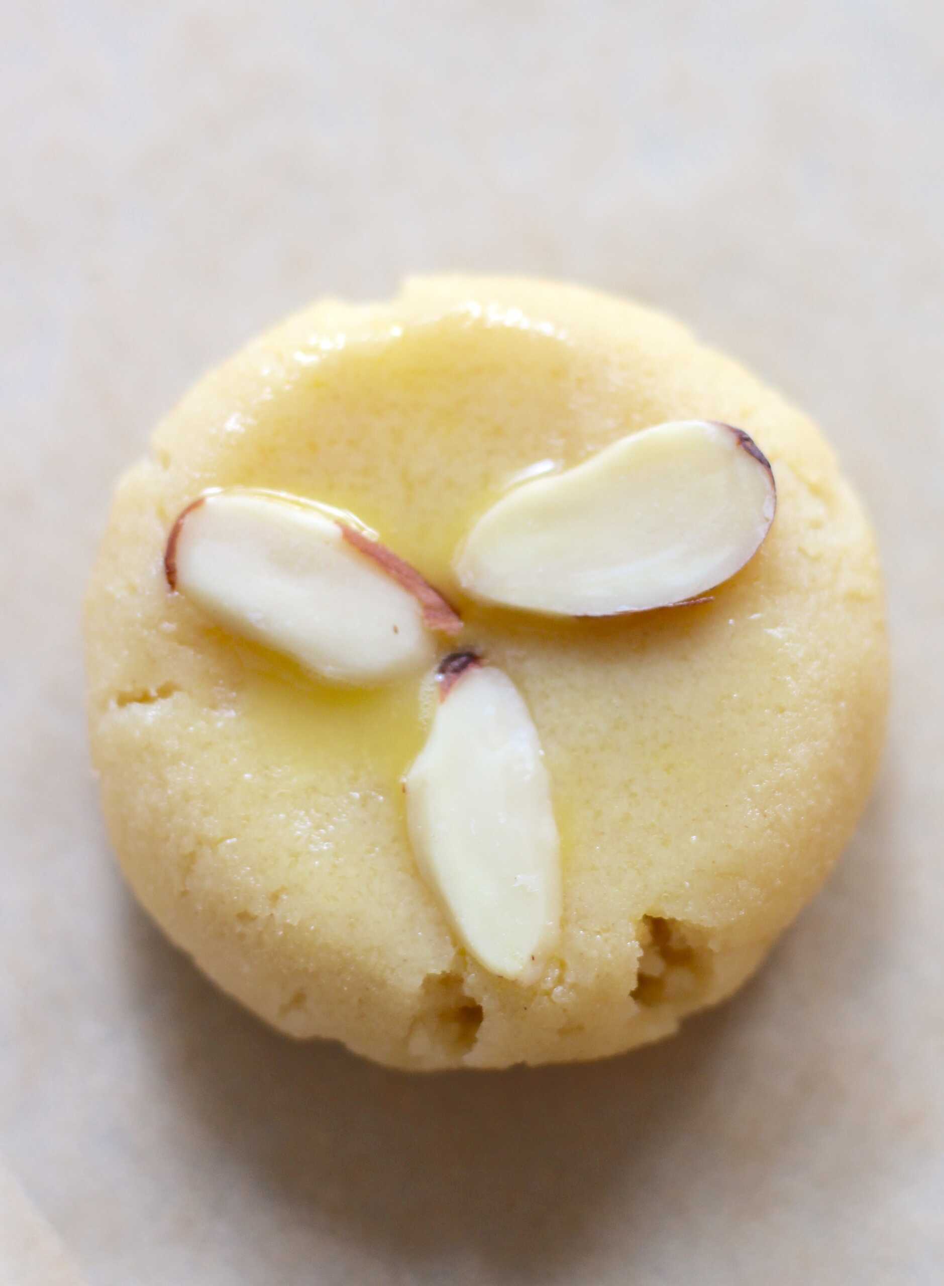 Chinese Almond Cookies 1-min