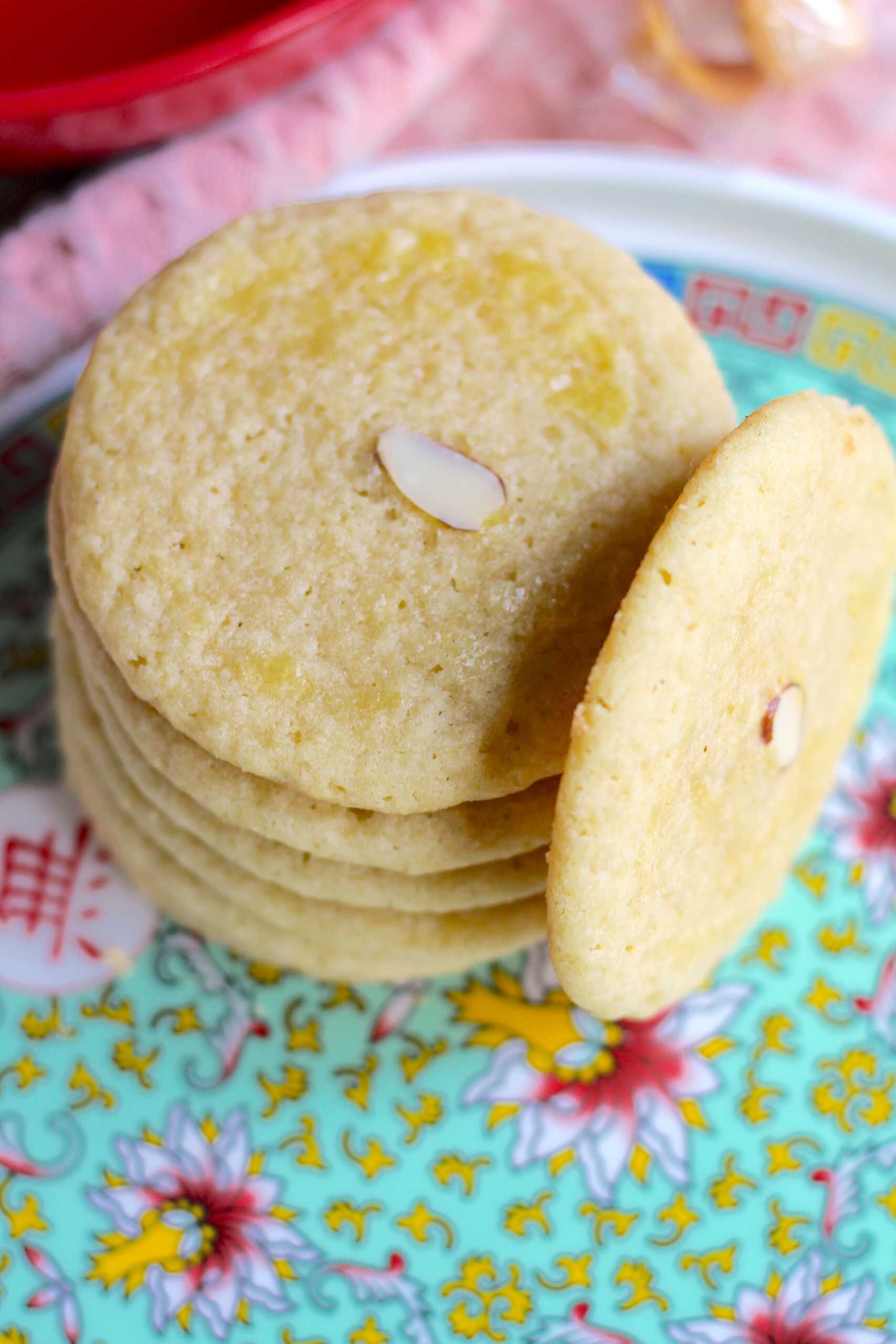 Chinese Almond Cookies 10-min