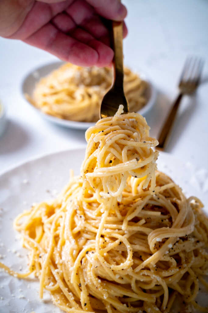 Spaghetti alla Cacio e Pepe | 12 Tomatoes