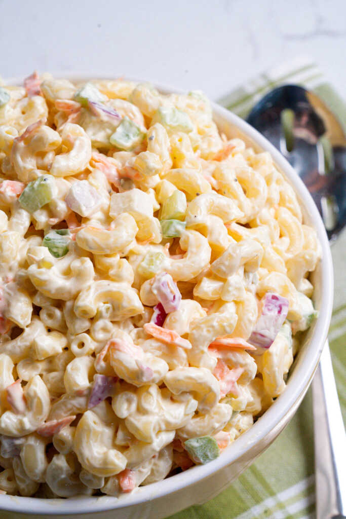 Classic Creamy Macaroni Salad 