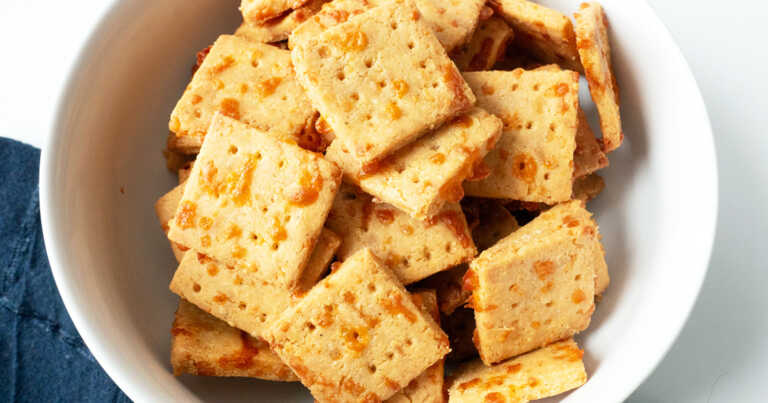 Keto Gluten-Free Cheese Crackers