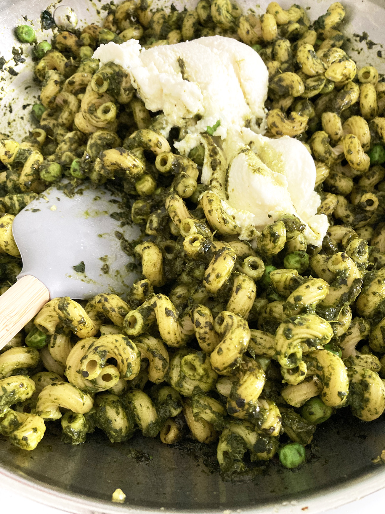 Lemon Ricotta Peas and Pasta
