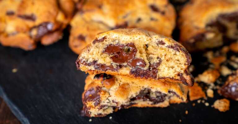 Levain Chocolate Chip Walnut Cookies