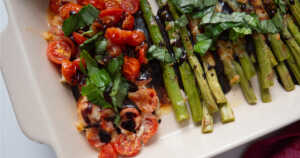 Baked Asparagus Caprese