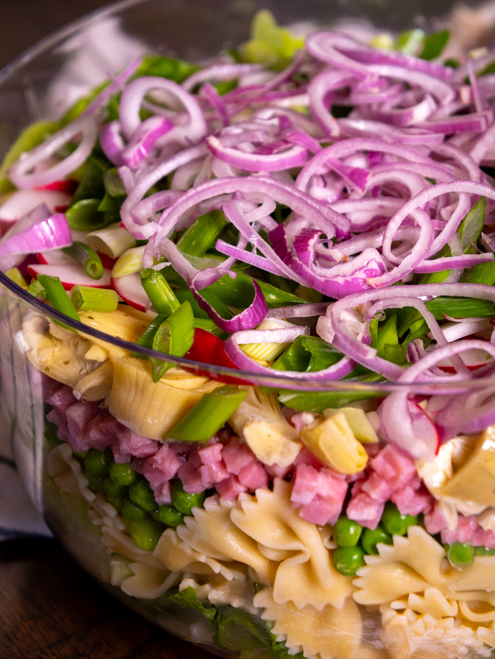 Layered spring pasta salad Vertical 4