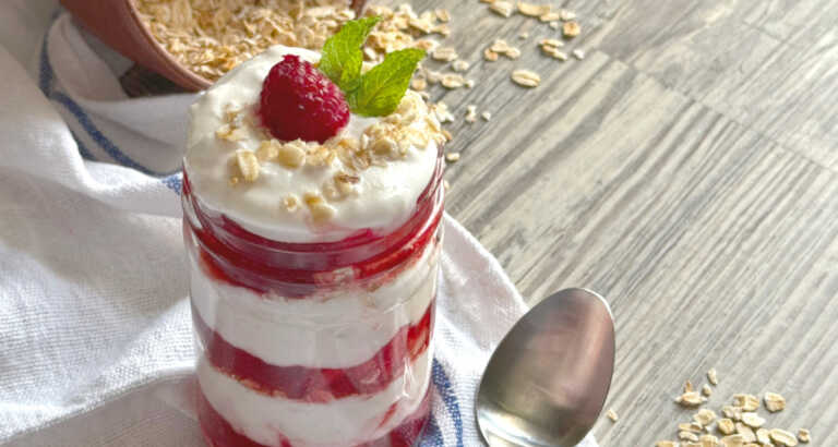 Scottish Cranachan (Raspberry Oatmeal Parfaits)
