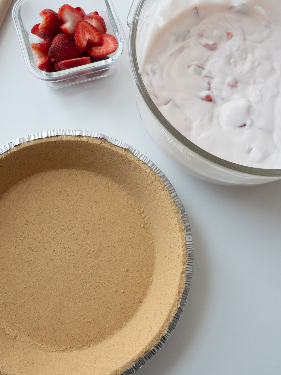 4-Ingredient Yogurt Pie
