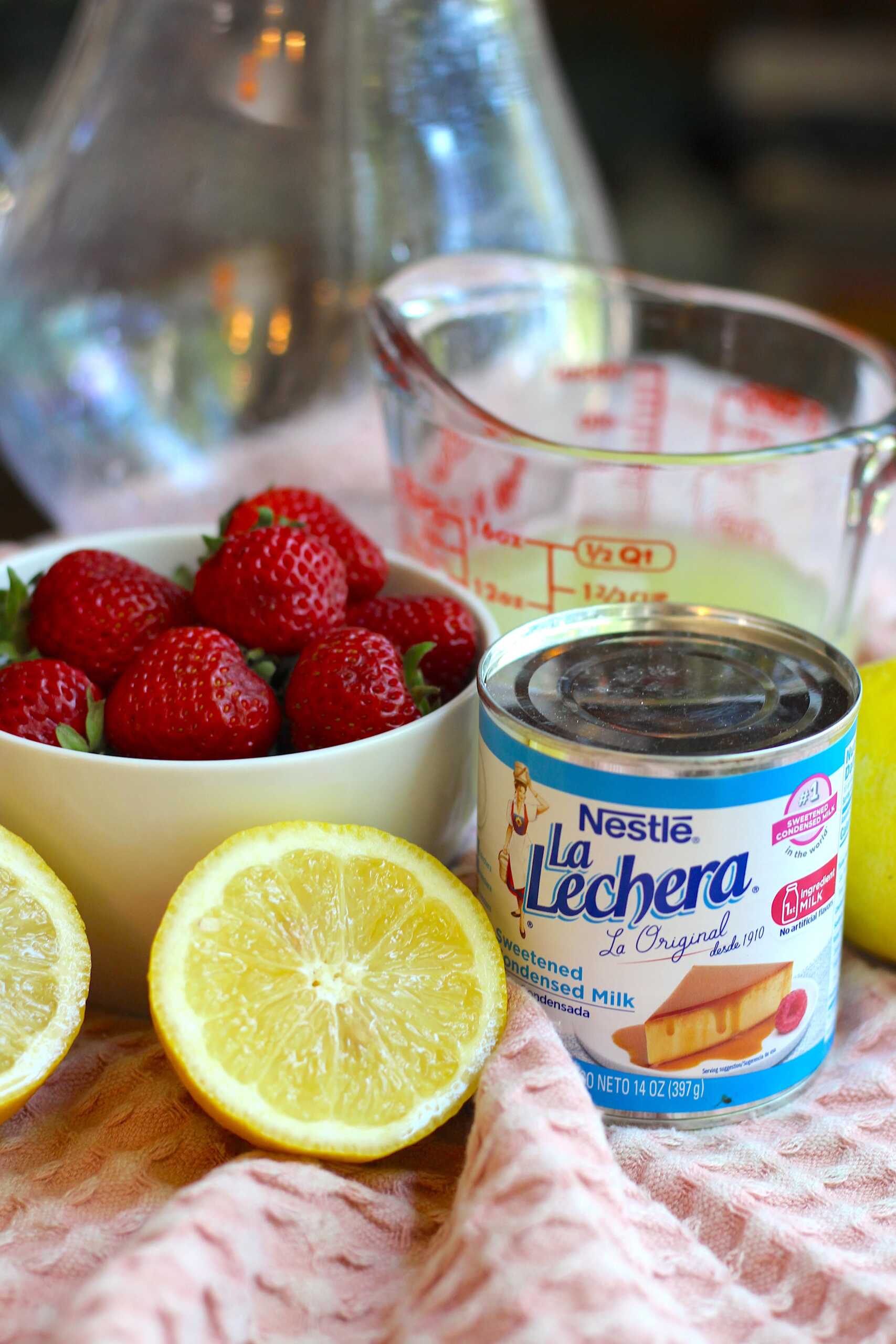 strawberries cream lemonade 1-min