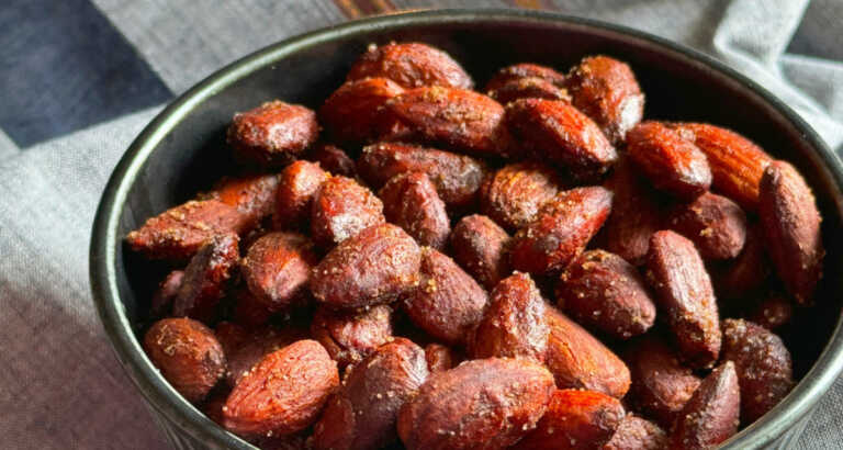 Spanish Roasted Almonds (Almendras Fritas)