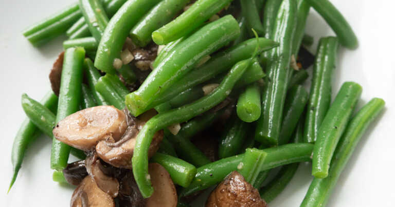 Sautéed Green Beans with Mushrooms