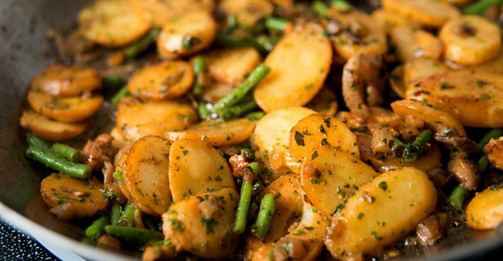 Skillet Green Beans with Potatoes