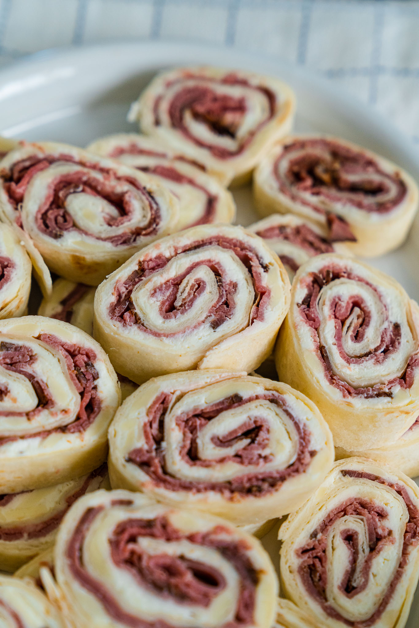 Roast Beef Pinwheels Vert-07