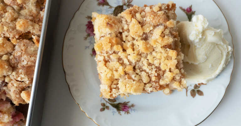 Sour Cream Rhubarb Cake