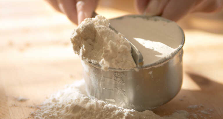 Measure Out Flour Like This