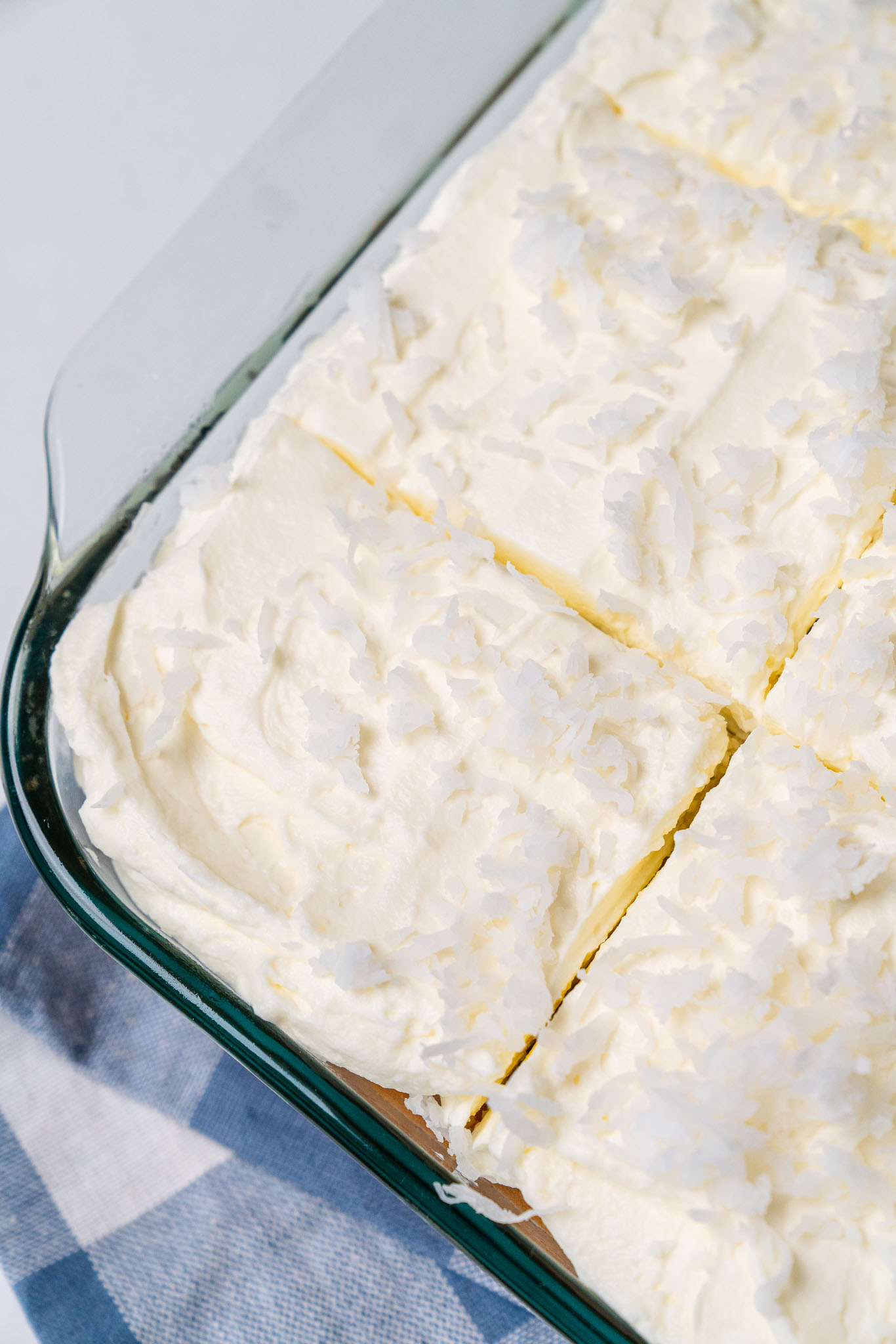 Coconut Cloud Cake Vert-16