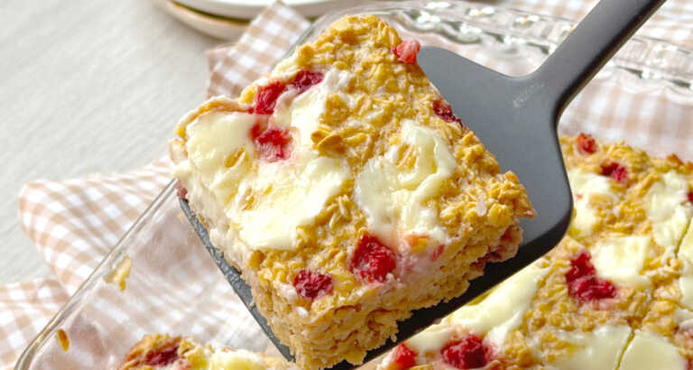 Strawberry Cheesecake Oatmeal Bake