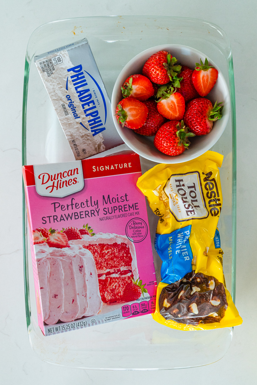 Strawberry Earthquake Cake | 12 Tomatoes