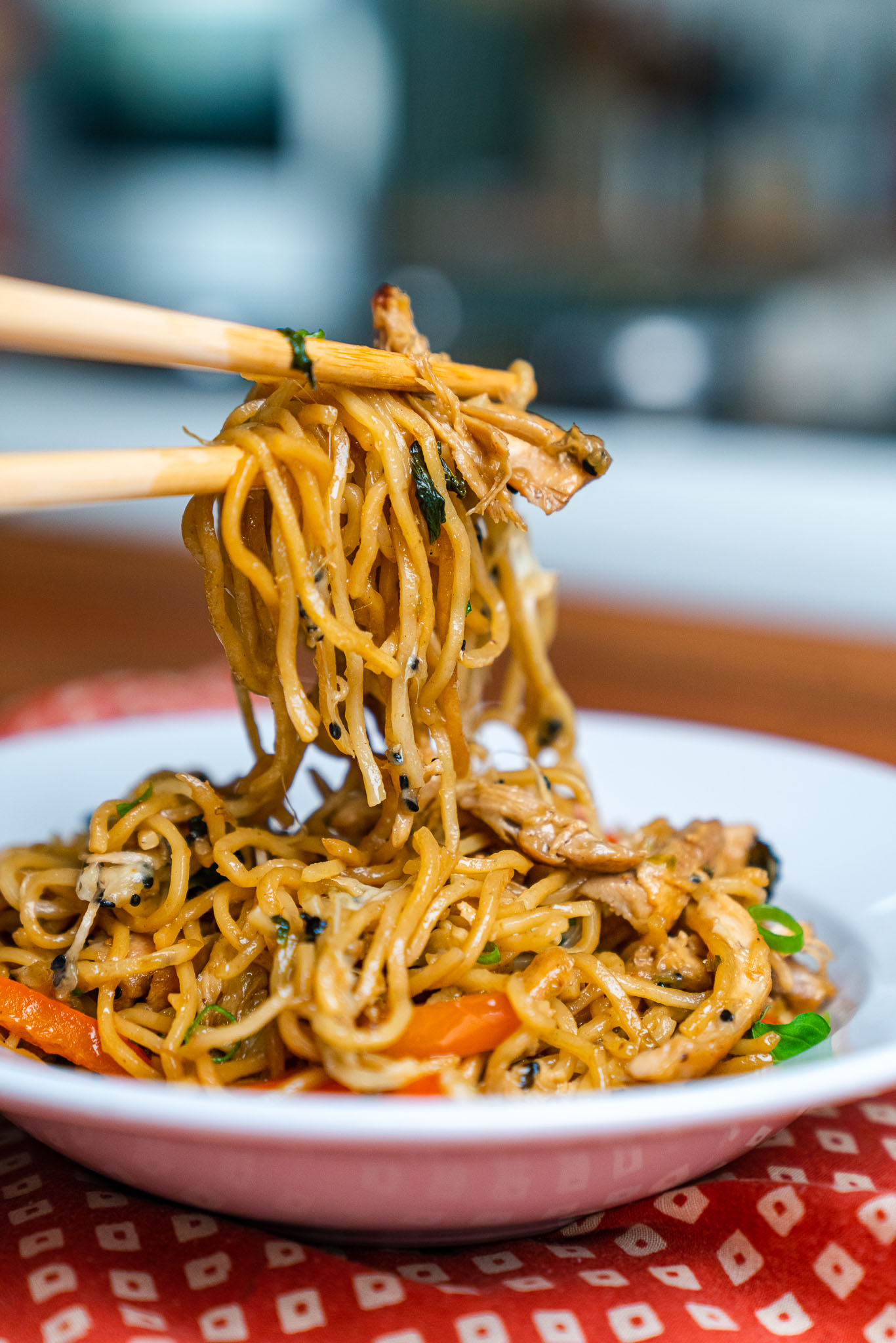 YAKISOBAHHHHH!です。 Yakisoba - Onolicious Hawaiʻi