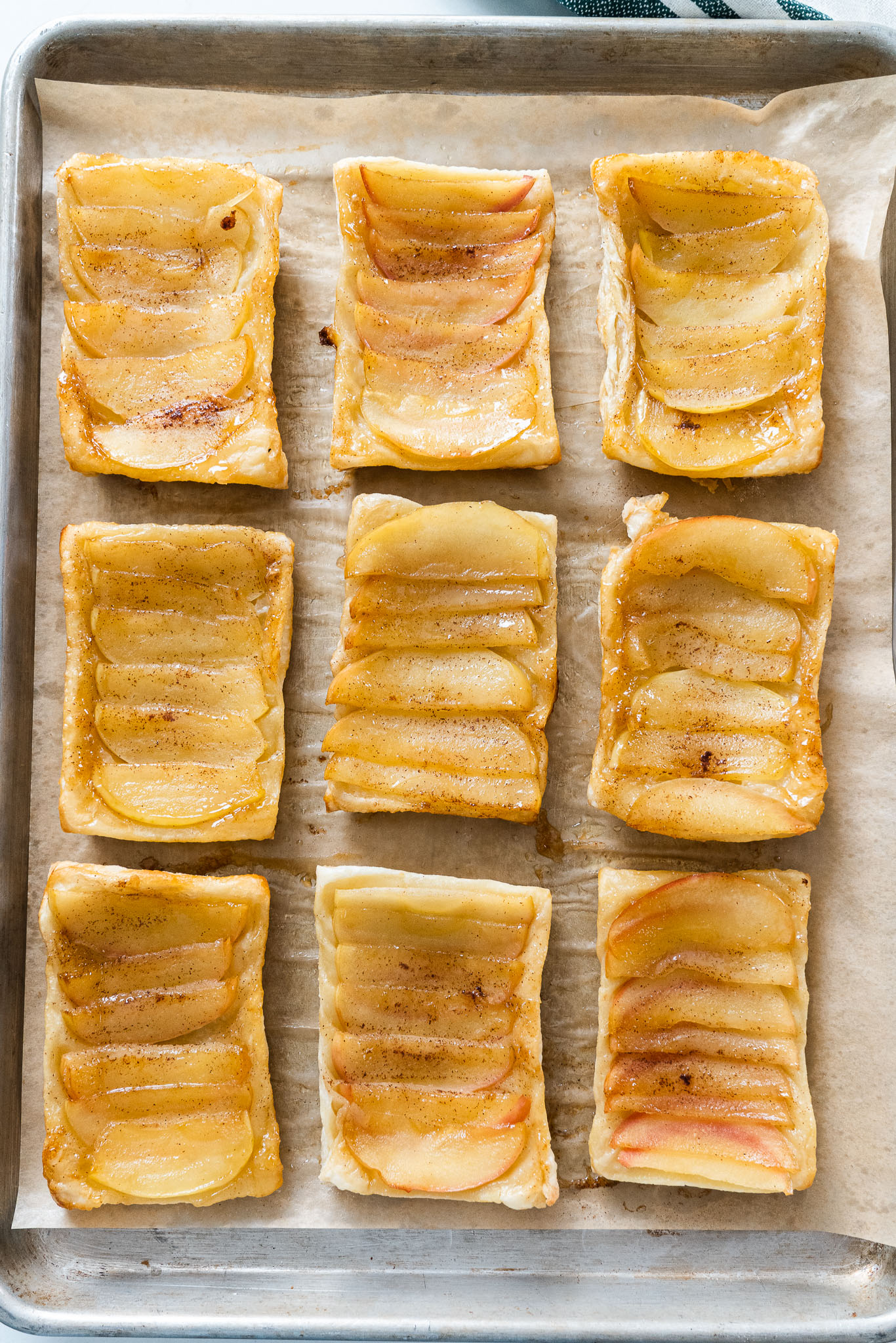 Upside Down Apple Tarts Vert-09