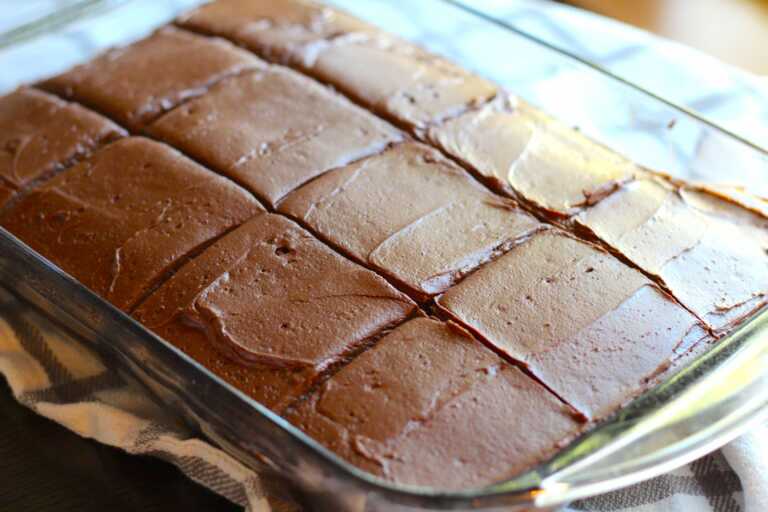 Hershey’s Cocoa Box Chocolate Cake