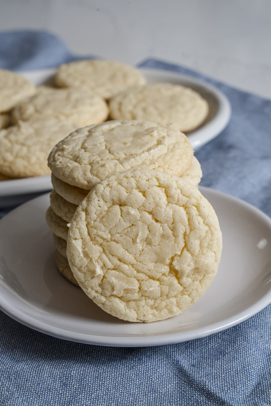 White Wedding Cookies Vertical 4