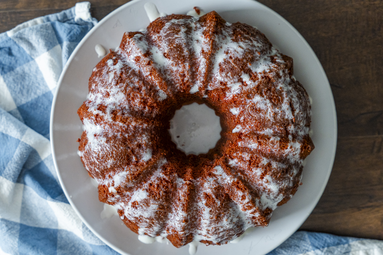 Red Velvet Pound Cake Horizontal 3