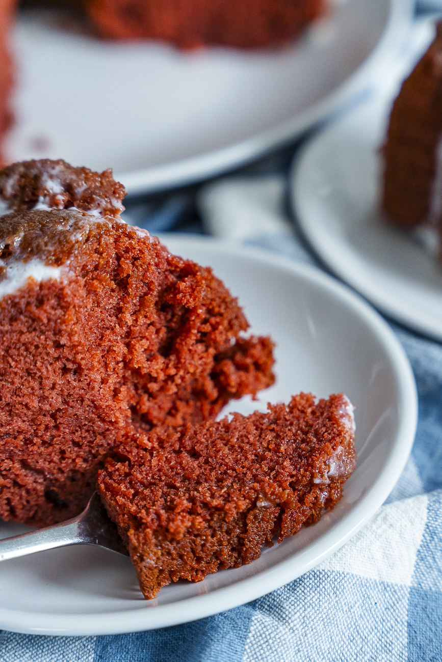 Red Velvet Pound Cake Vertical 18